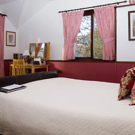 Beech Hill House Bed & Breakfast 3*