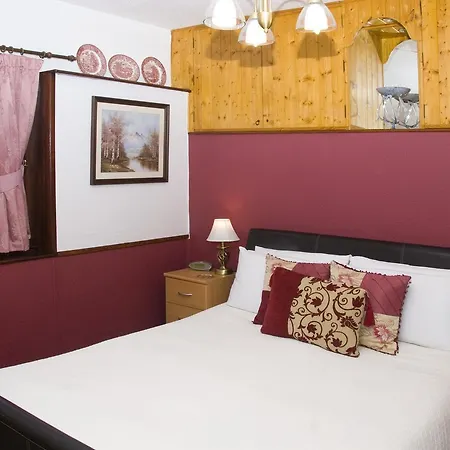 Beech Hill House Bed & Breakfast 3*